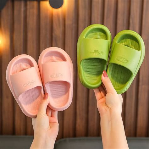 Los niños zapatillas Niños y Niñas de verano Tres sandalias de bebé de