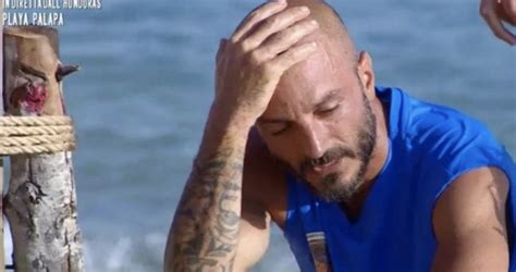 Isola Dei Famosi Malore In Diretta Per Nicolas Vaporidis Si Accascia