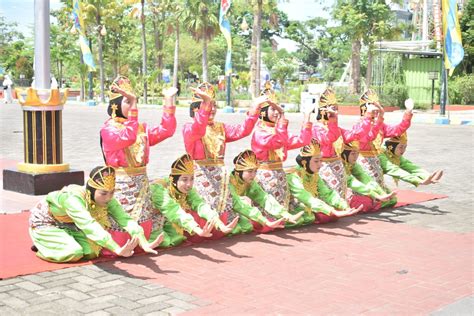 Santri Lamongan Unjuk Kreativitas Semarakkan Hari Santri Nasional 2022