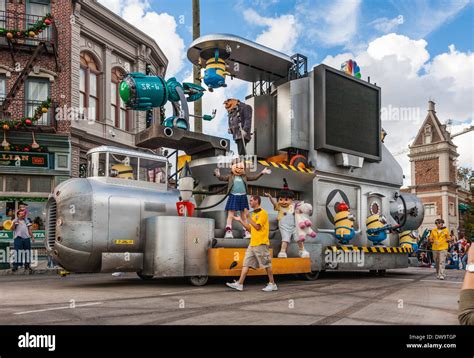 Despicable Me characters on parade float at Universal Studios theme ...