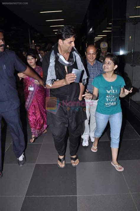 Akshay Kumar Snapped At The Airport In Mumbai On Th Nov Akshay