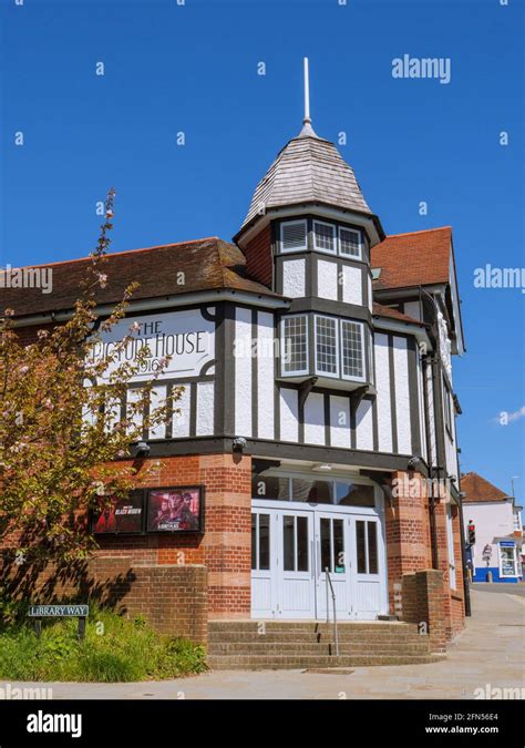 Uckfield cinema hi-res stock photography and images - Alamy