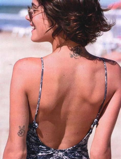 Tini Stoessel Megan Fox Y Angelina Jolie Los Tatuajes Que Se Borraron