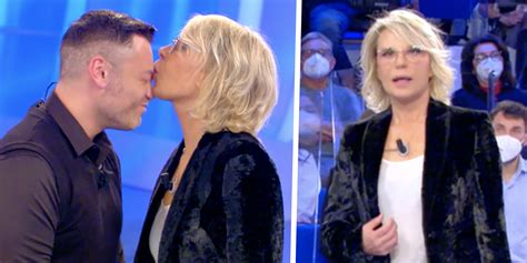 Maria De Filippi Messaggio Al Pubblico Dopo La Morte Di Costanzo In