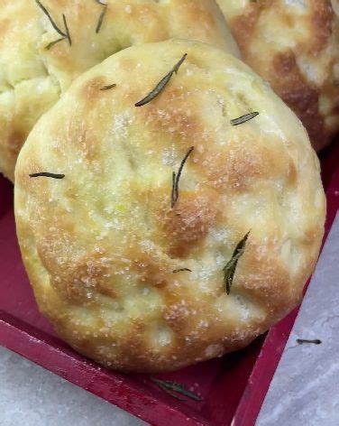 Focaccine Di Patate La Ricetta Delle Focaccine Morbide Con Rosmarino