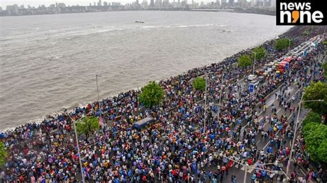 Amid Chaos On Mumbai Streets Team India S Victory Parade Begins After Two Hour Delay Cricket