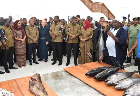 Mhe Dk Hussein Ali Mwinyi Rais Wa Zanzibar Na Mwenyekiti Wa Baraza