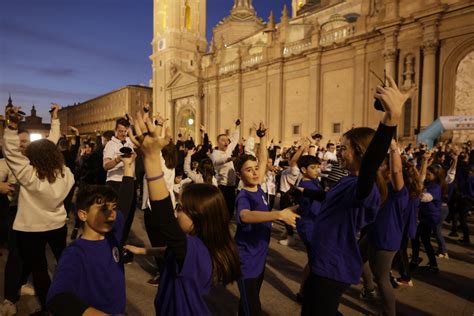 Fotos Del Flashmob Jotero Por Aspanoa En La Plaza Del Pilar Con Motivo