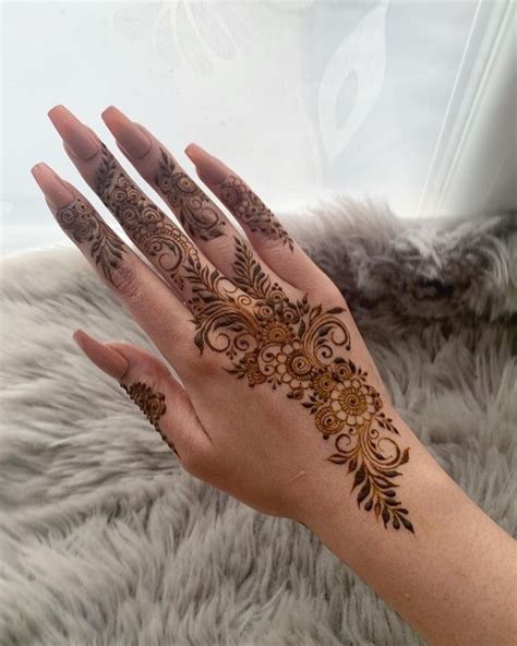 Back Hand Henna Design Latest Henna Designs Henna Style Tattoos