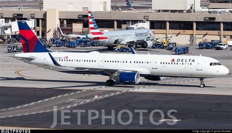 N Dx Airbus A Delta Air Lines James Dinsdale Jetphotos