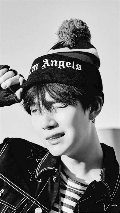 Bts Suga Wallpaper Black And White - 1079x1920 Wallpaper - teahub.io