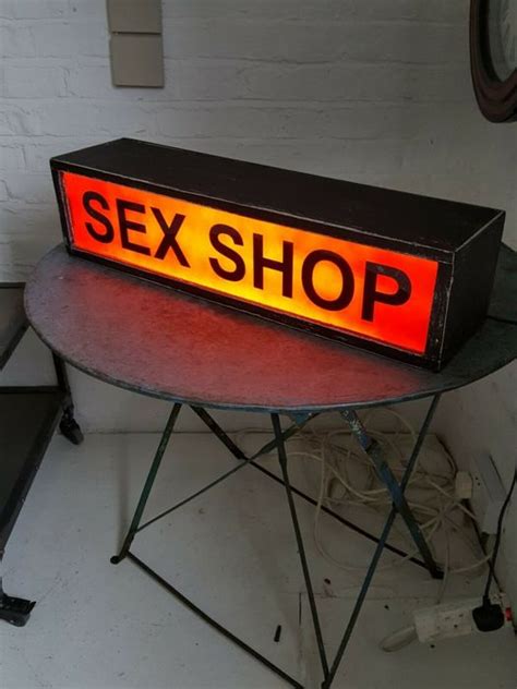 Illuminated Sex Shop Light Up Sign La Publicité De Soho à Catawiki