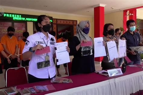 Polresta Barelang Ungkap Sindikat Pemalsuan Sertifikat Vaksin COVID 19