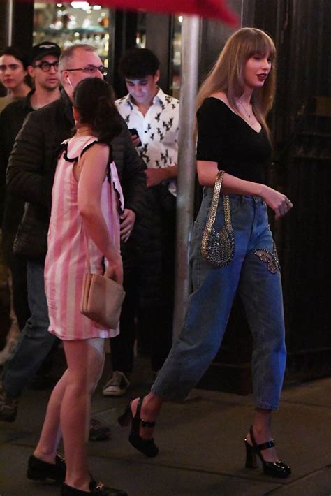 Taylor Swift Margaret Qualley And Jack Antonoff Out For Dinner At Via Carota In New York 0410