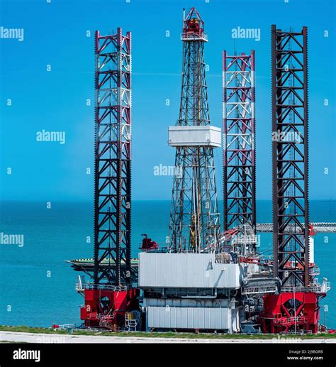 Floating Oil Platform Moored In The Seaport At The Pier Stock Photo Alamy