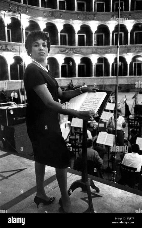 Soprano Leontyne Price At A Rehearsal Of Aida 1962 Stock Photo Alamy