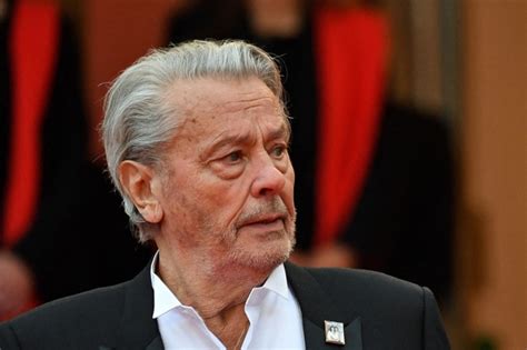 Alain Delon l acteur placé sous curatelle renforcée par la justice