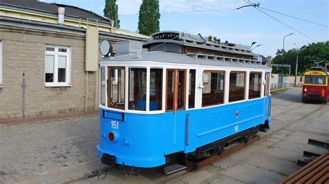 Warszawa Niebieski tramwaj w Warszawie Przyjechał z Krakowa TVN