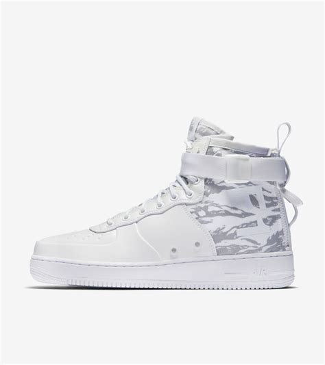 Nike SF Air Force 1 Mid Triple White Data Del Lancio Nike SNKRS