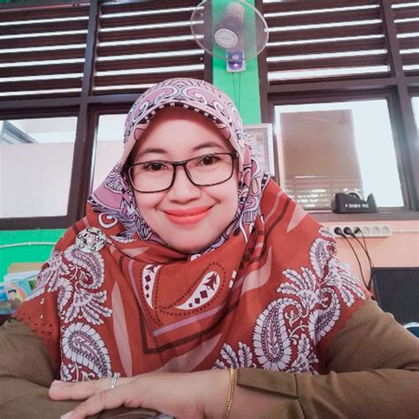 Riska Kurnia Damayanti Youtube