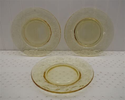 Vintage Yellow Glass Plates Set Of 6 Dessert Plate Etsy