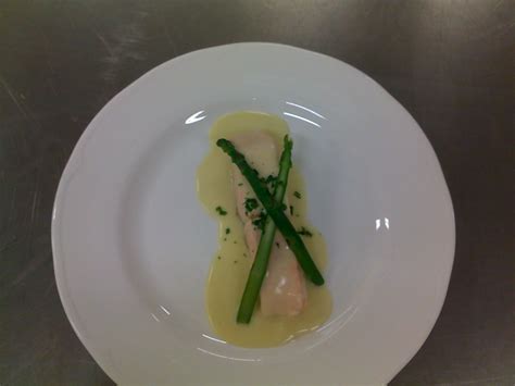 Poached Salmon with blanched Asparagus & White Sauce | Poached salmon, Asparagus, Food