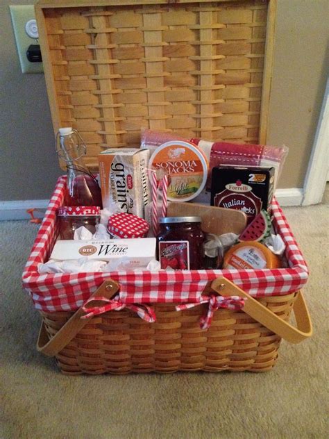 Pin By Kirstin Cheyney On Raffle Basket Ideas Picnic Ts Picnic T Basket Best T Baskets