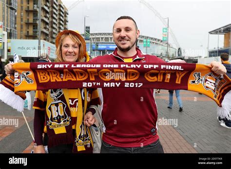 Bradford City fans ahead of the match at Wembley Stadium Stock Photo - Alamy