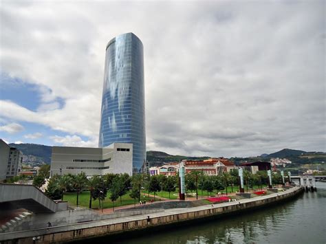 Bilbao Nubes Altas Desde Bilbao Eitb Eus Flickr