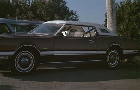 IMCDb.org: 1973 Ford Thunderbird in "Starsky and Hutch, 1975-1979"