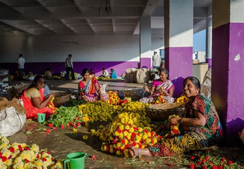 Bangalore India June 06 2017 Aerial View Of Flower Sellers At Kr