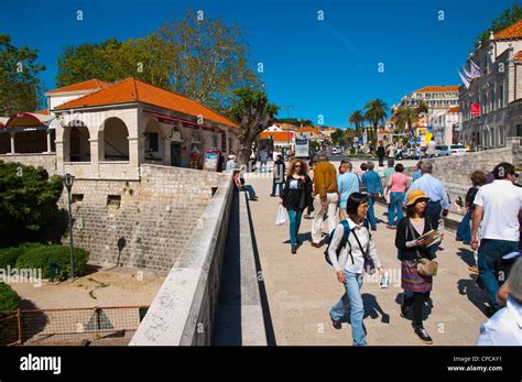 People Walking Through Pile Gate Outside Grad The Old Town Dubrovnik