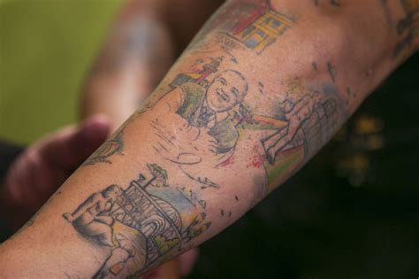 Morador Surpreende Greca Tatuagem Em Sua Homenagem Durante Visita