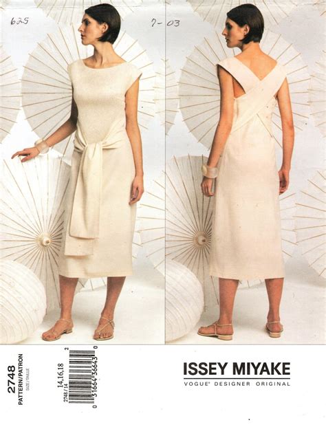 Sz 14 16 18 Vogue 2748 By ISSEY MIYAKE Misses Close Fitting Straight