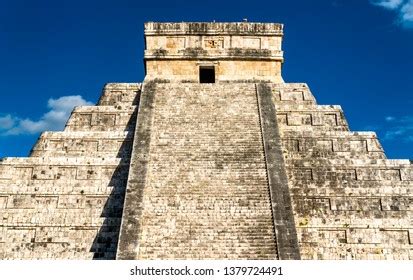 1 302 Mesoamerican Step Pyramid Images Stock Photos Vectors