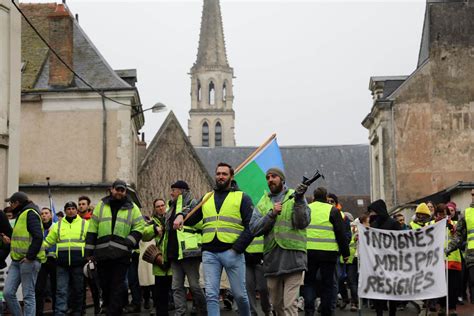 Diaporama Plus De Gilets Jaunes Rassembl S Vend Me