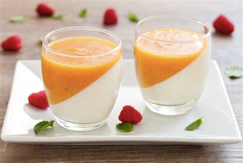 Ricetta Panna Cotta Allo Yogurt Greco E Pesche Cucchiaio D Argento