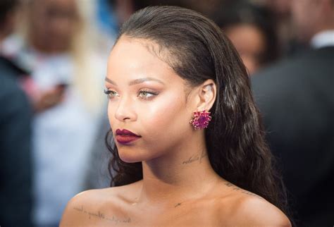 Rihanna Is Suing Her Father For 75 Million Over The Fenty Name