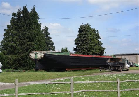 Old Barge At Stoke Lock Des Blenkinsopp Geograph Britain And Ireland