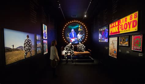 Las Mejores Imágenes De La Exhibición En Londres Por Los 50 Años De Pink Floyd Infobae