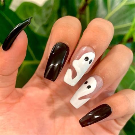 60 Fun Halloween Nail Designs To Copy The Trend Spotter