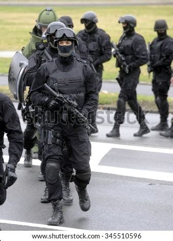 Special Police Swat Team Stock Photo 345510596 - Shutterstock