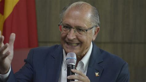 Lula reflete a esperança diz Alckmin em filiação ao PSB