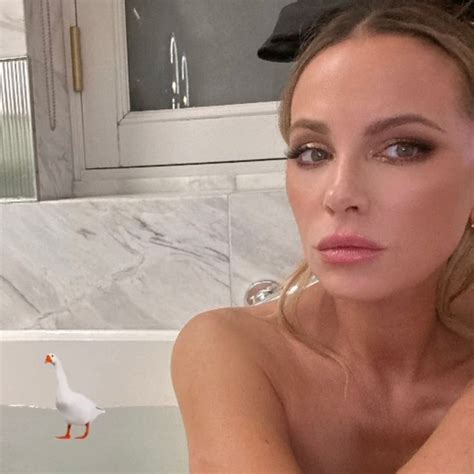 Kate Beckinsale 50 Causes A Stir As In Poses Nude In The Bath For