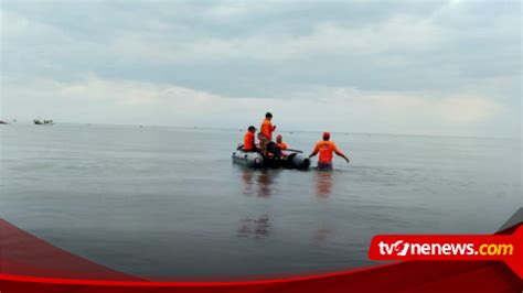 Usai Cari Ikan Seorang Nelayan Terjatuh Dari Kapal Di Perairan Jumiang