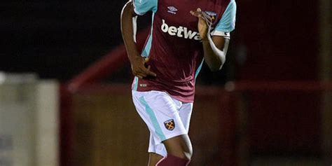 Reece Oxford nominated for 2017 Golden Boy award | West Ham United F.C.