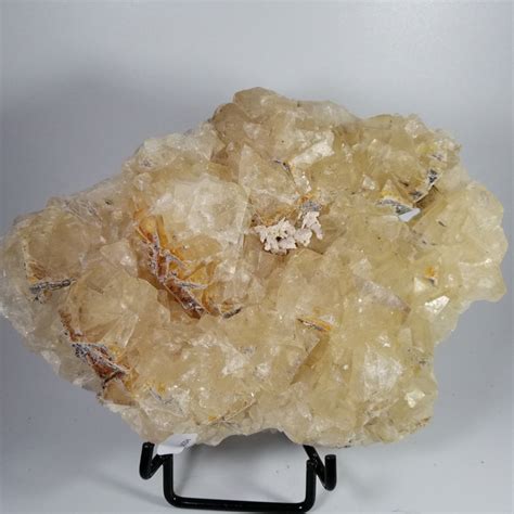 Fluorite Color Crema Cristalli Su Matrice Altezza Cm Larghezza