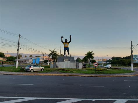 Walter Magui Em Foco Novo Monumento Em Homenagem A Jo O Do Pulo