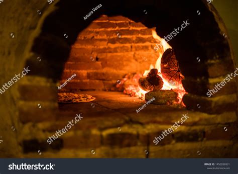 2860 Clay Oven Cook Images Stock Photos And Vectors Shutterstock
