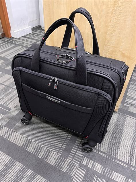 Samsonite Pro Dlx Spinner Hobbies Toys Travel Luggage On Carousell